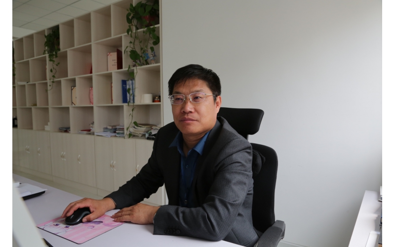 Head of R&D Center   Fenglong Ma